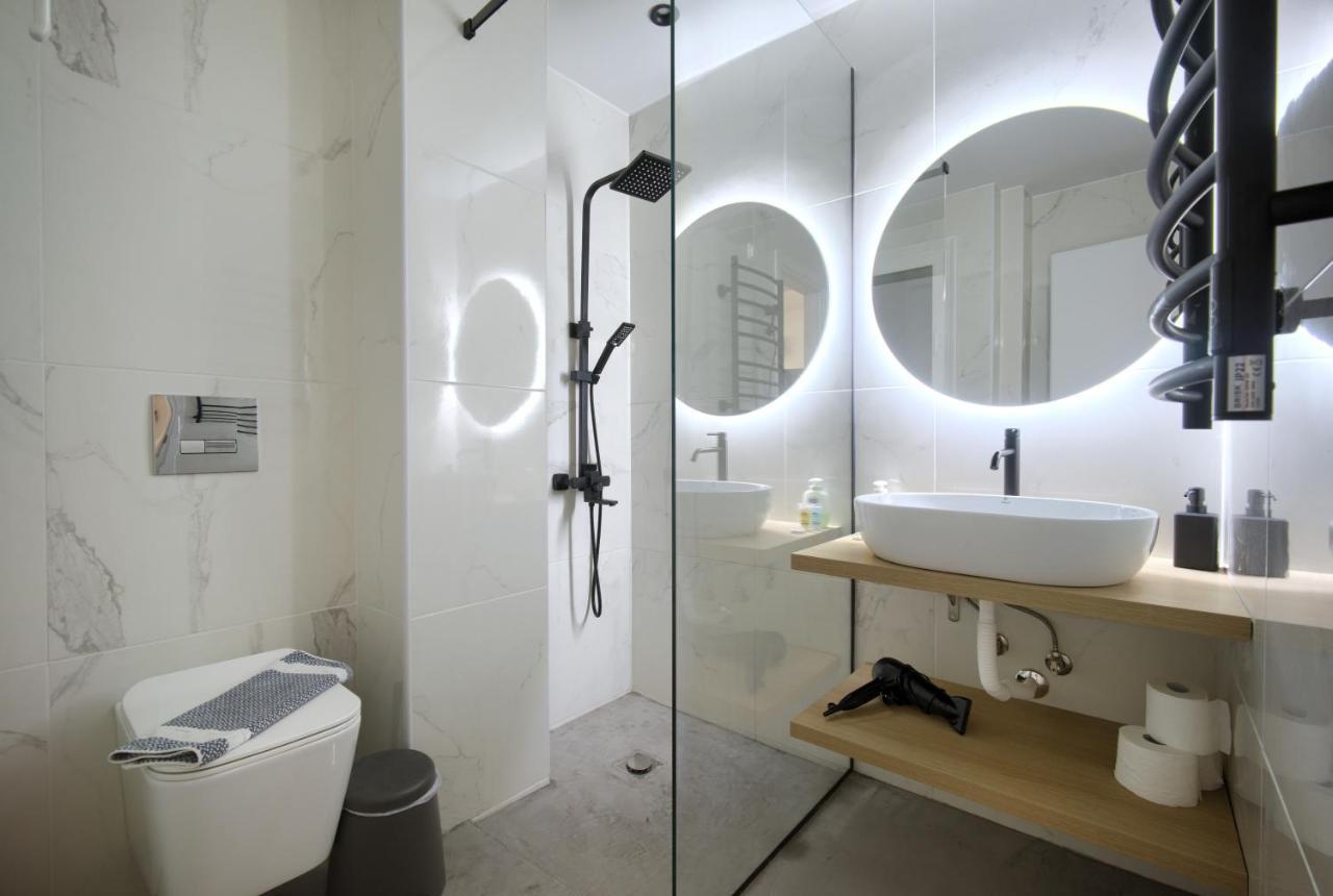 Majestic Flat With Huge Terrace In The City Center Aten Exteriör bild